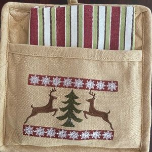 Two-piece Holiday Linens